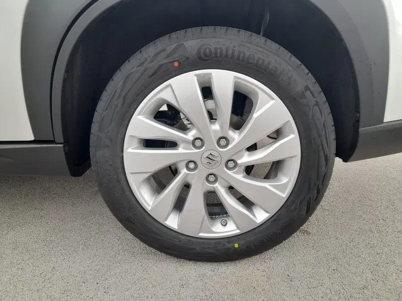 Suzuki S-Cross nuova a L'Aquila (10)