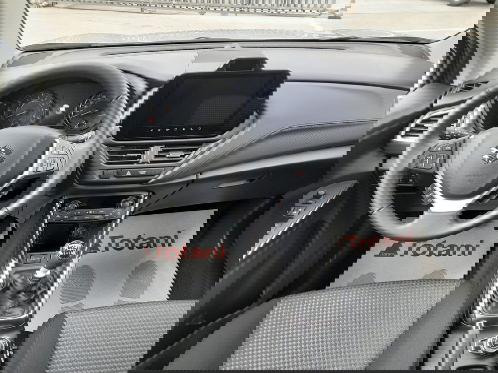 Suzuki S-Cross nuova a L'Aquila (11)