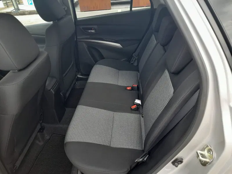 Suzuki S-Cross nuova a L'Aquila (18)