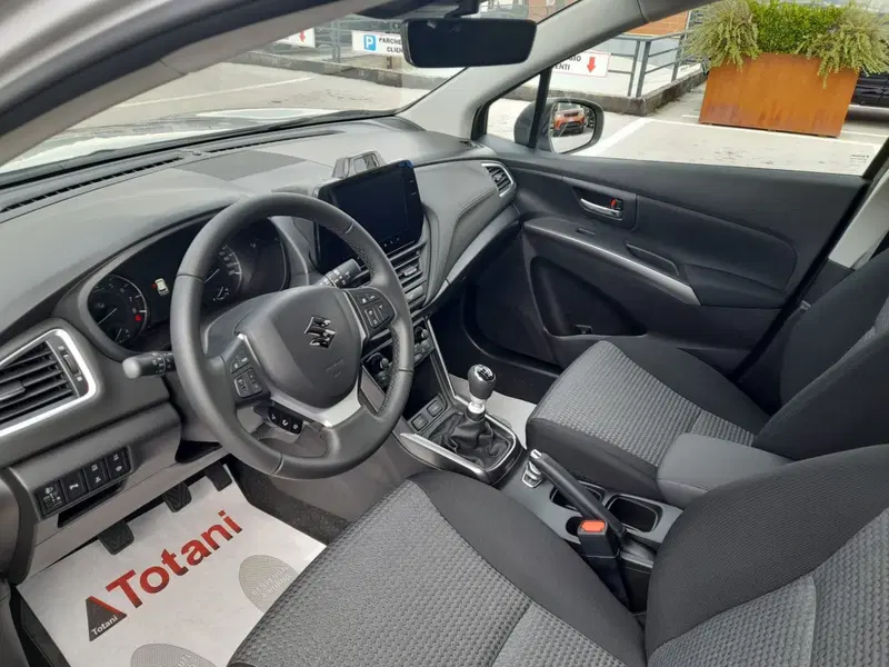 Suzuki S-Cross nuova a L'Aquila (8)