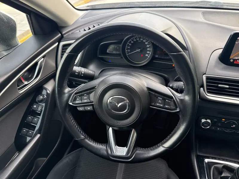 Mazda Mazda3 usata a Reggio Calabria (12)