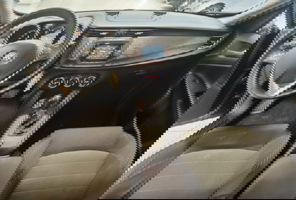 Alfa Romeo Giulietta usata a Modena (11)