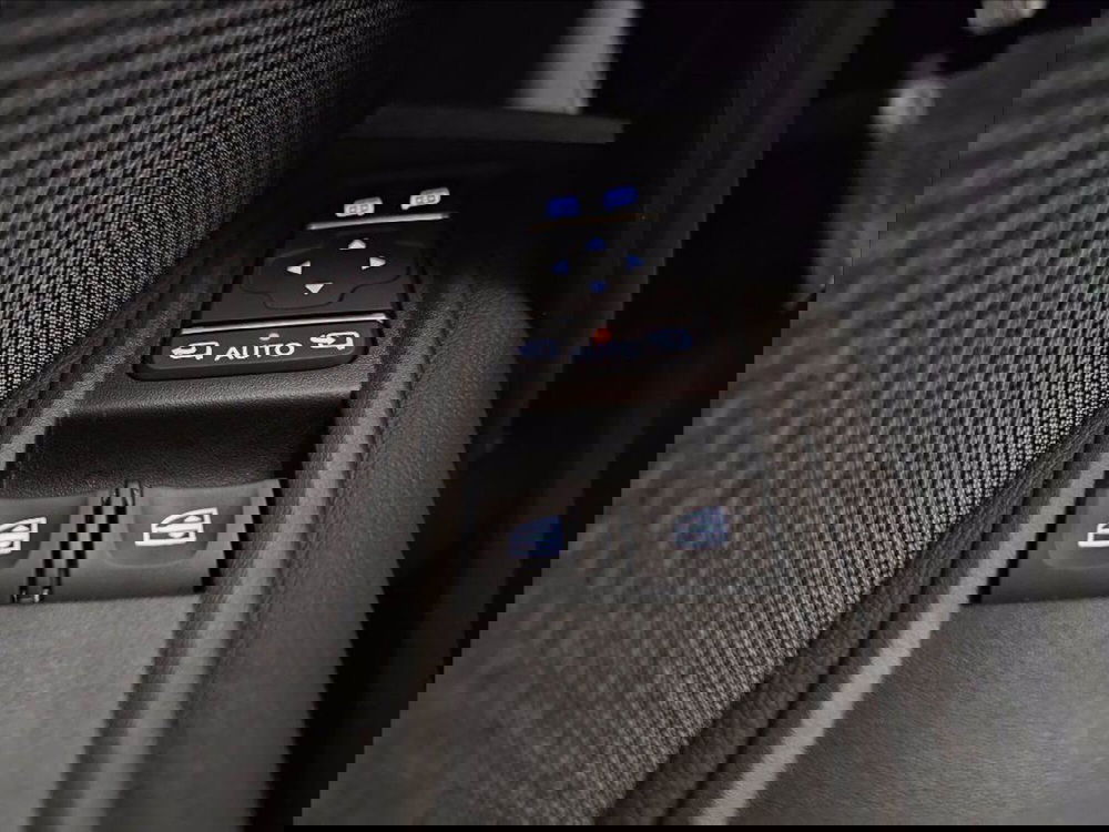 Renault Kangoo nuova a Palermo (17)