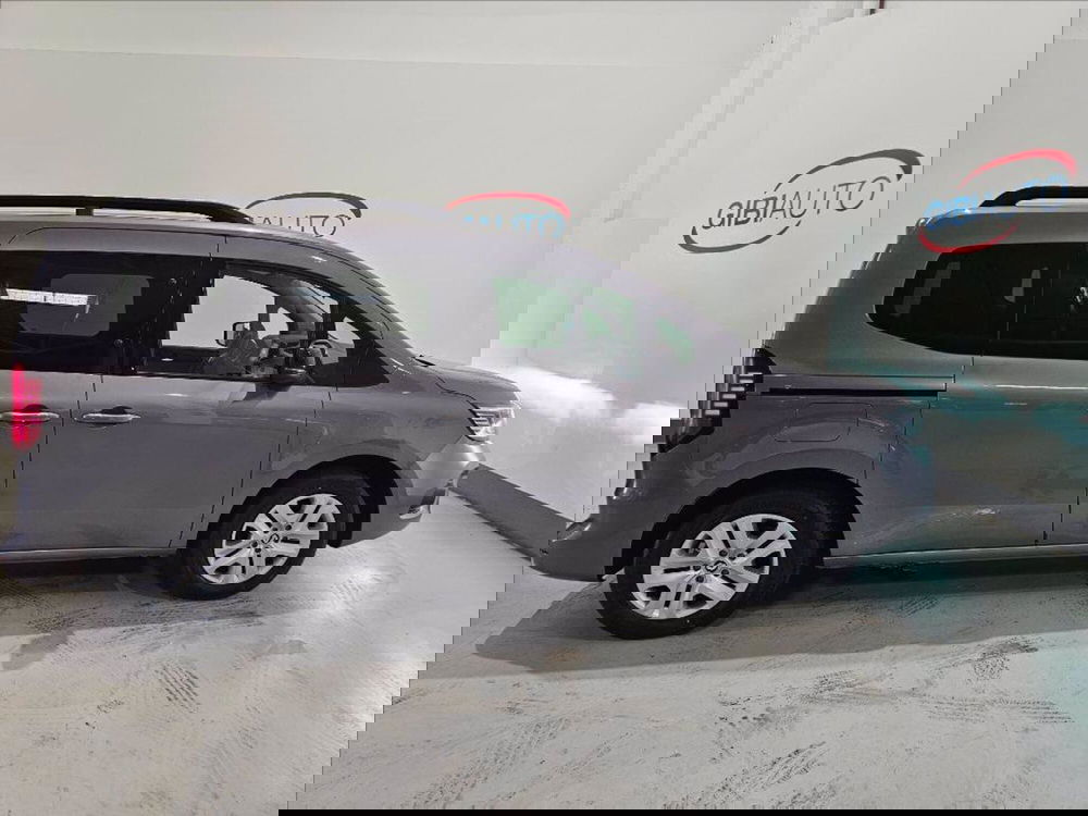 Renault Kangoo nuova a Palermo (4)