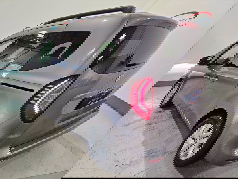 Renault Kangoo nuova a Palermo (5)