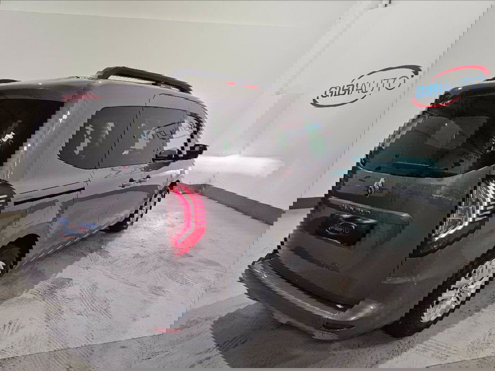 Renault Kangoo nuova a Palermo (7)