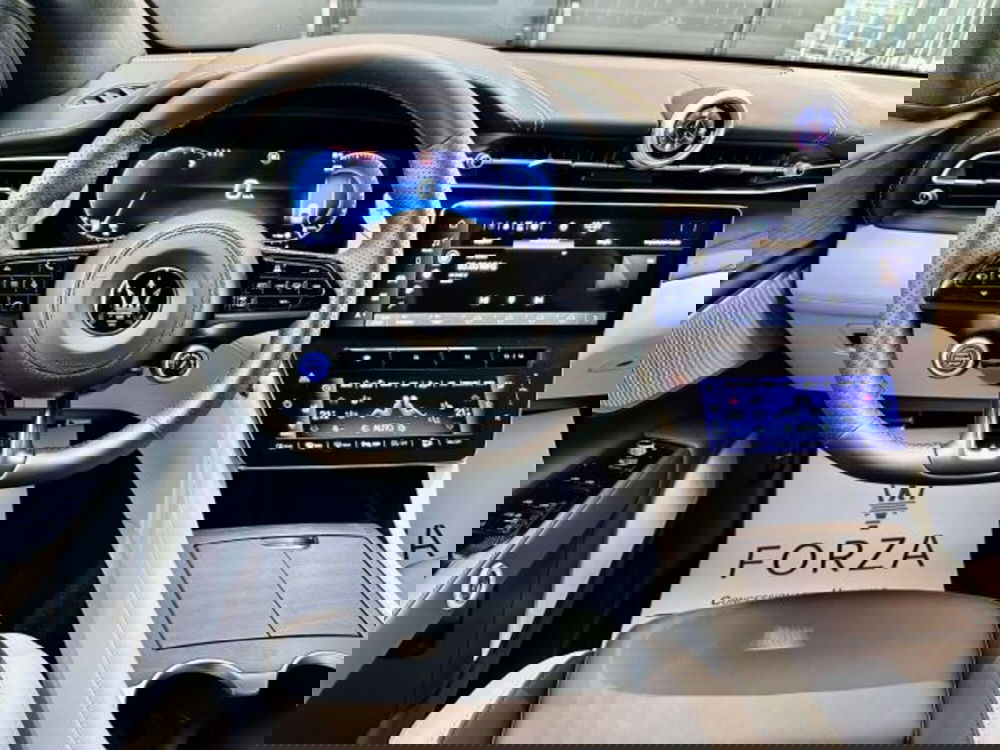 Maserati Grecale nuova a Torino (14)