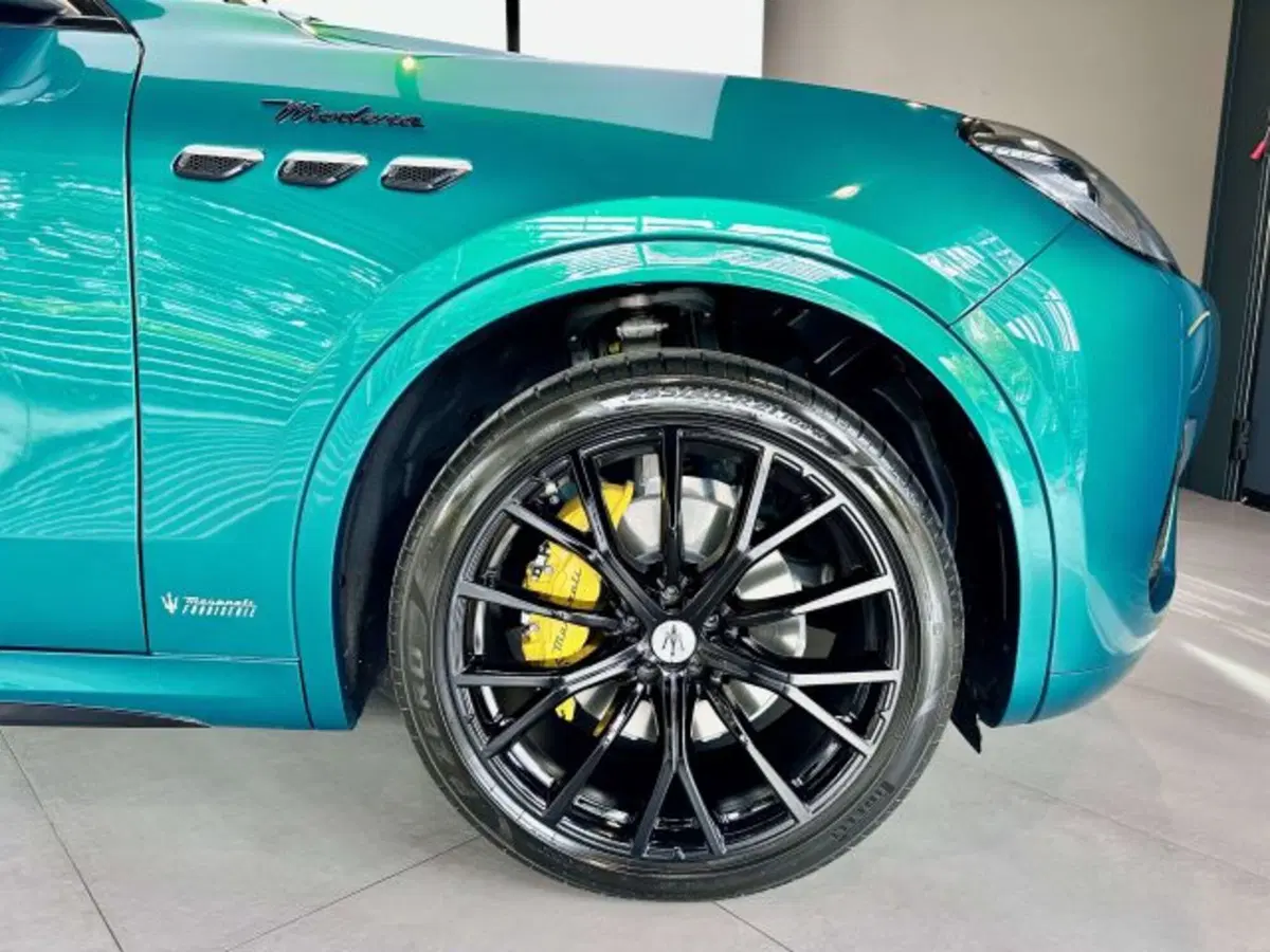 Maserati Grecale nuova a Torino (4)