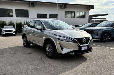 Nissan Qashqai 1.3 mhev Acenta 2wd 140cv del 2022 usata a Fondi