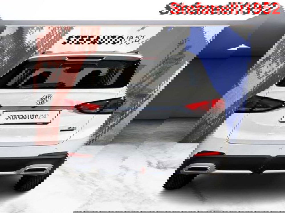 Mg ZS EV nuova a Bologna (6)