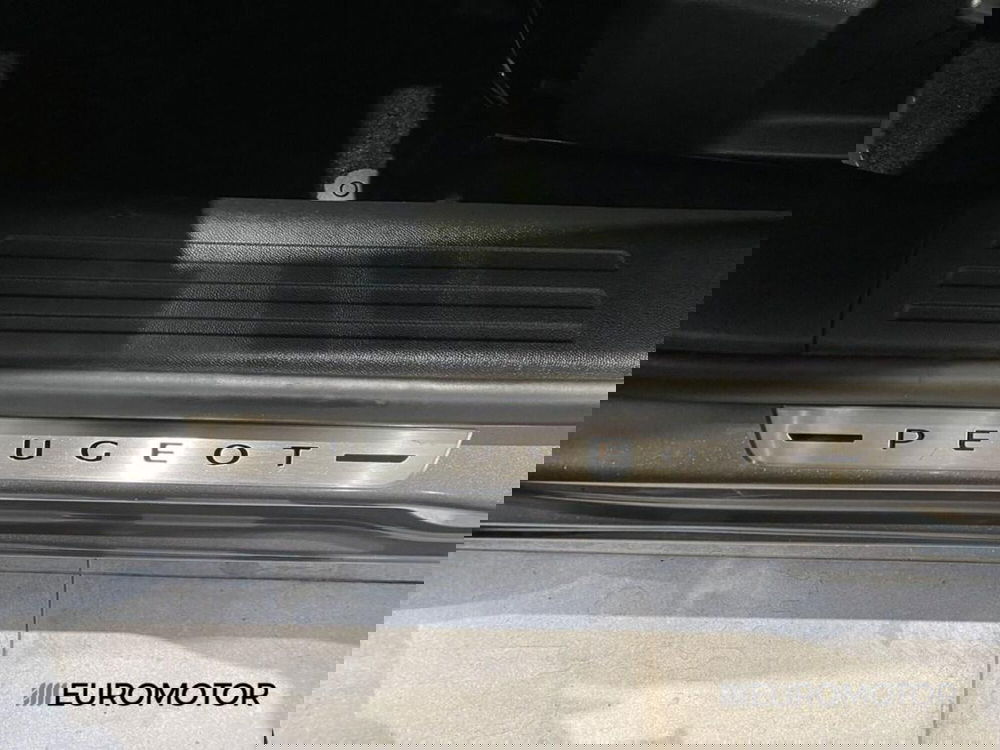 Peugeot 2008 usata a Bari (15)