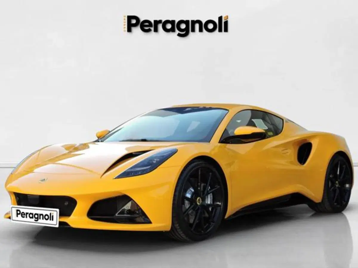 Lotus Emira nuova a Firenze