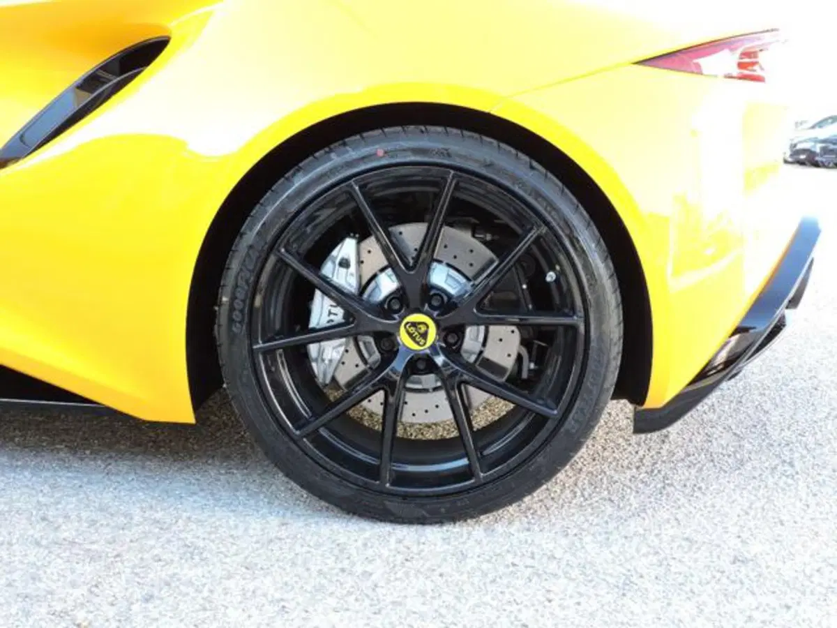 Lotus Emira nuova a Firenze (6)