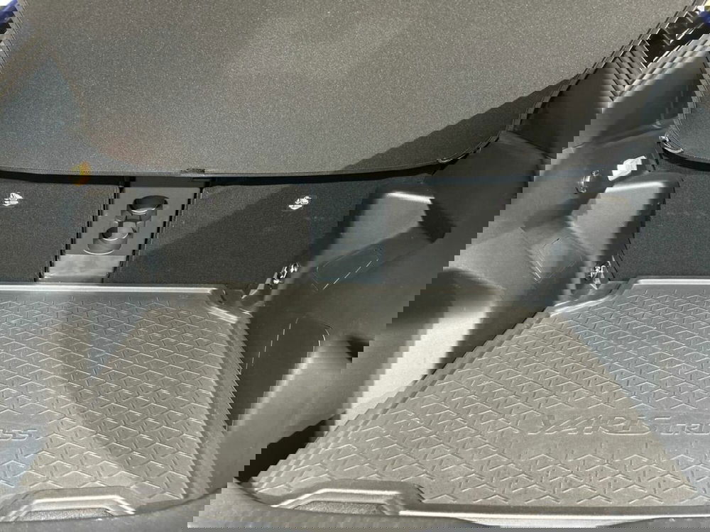 Toyota Yaris Cross usata a Lecco (13)
