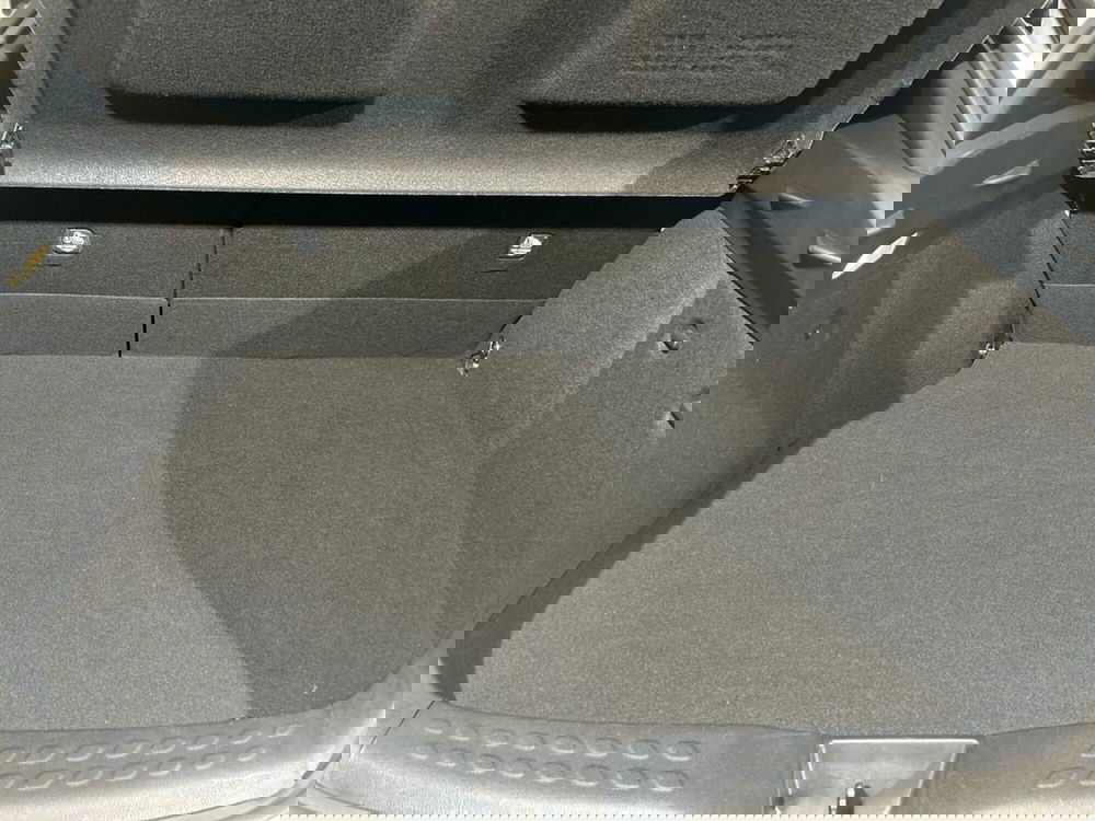 Toyota Toyota C-HR usata a Lecco (12)