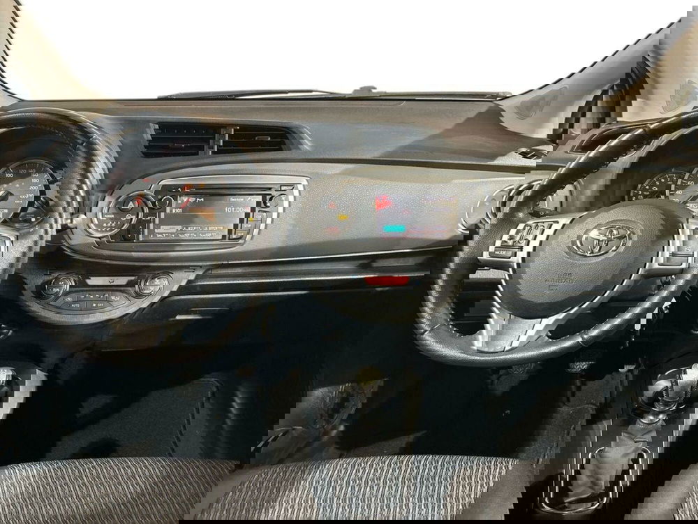 Toyota Yaris usata a Lecco (8)