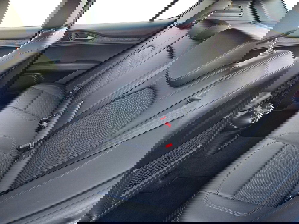 Alfa Romeo Stelvio usata a Pistoia (12)