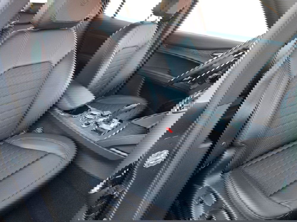 Alfa Romeo Stelvio usata a Pistoia (15)