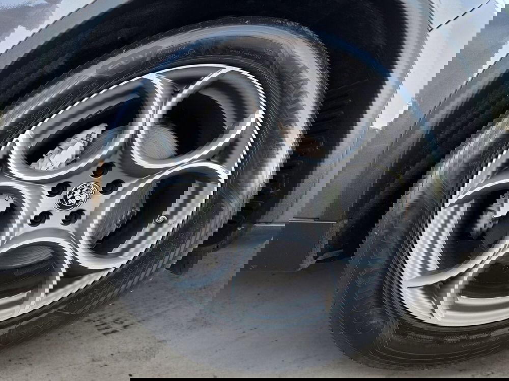 Alfa Romeo Stelvio usata a Pistoia (17)