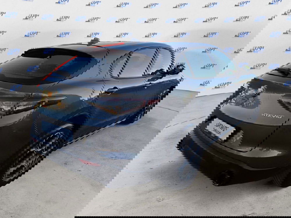 Alfa Romeo Stelvio usata a Pistoia (5)