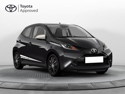 Toyota Aygo 1.0 VVT-i 69 CV 5 porte x-play del 2016 usata a Latina