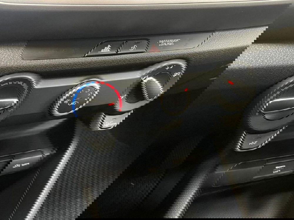 Kia Stonic usata a Como (15)