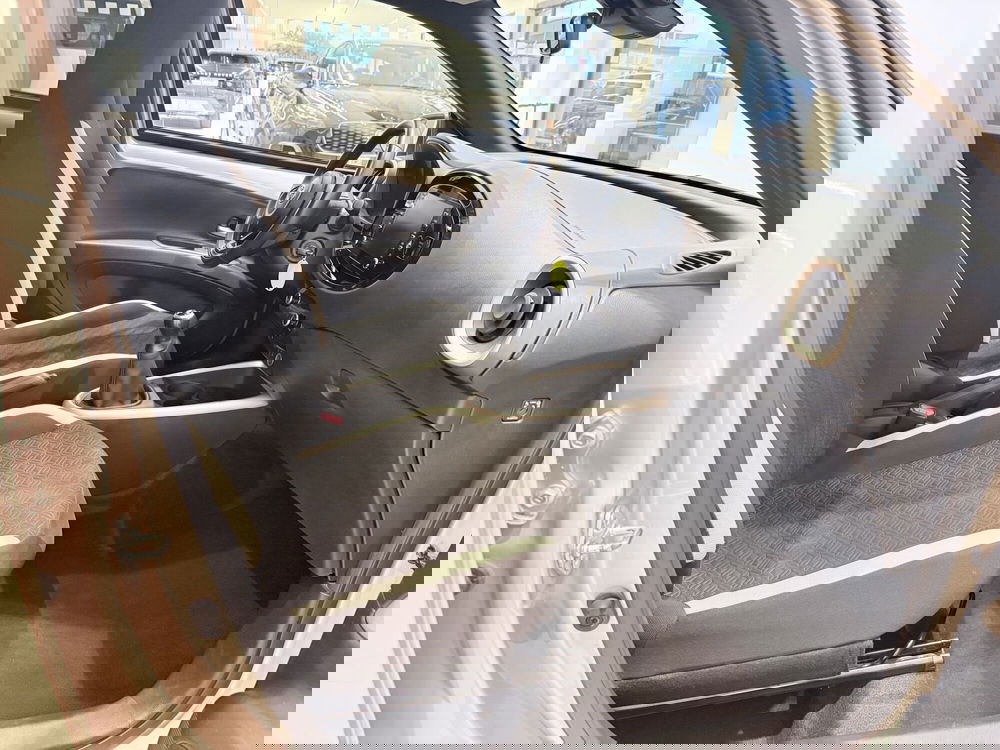 Toyota Aygo X usata a Latina (6)