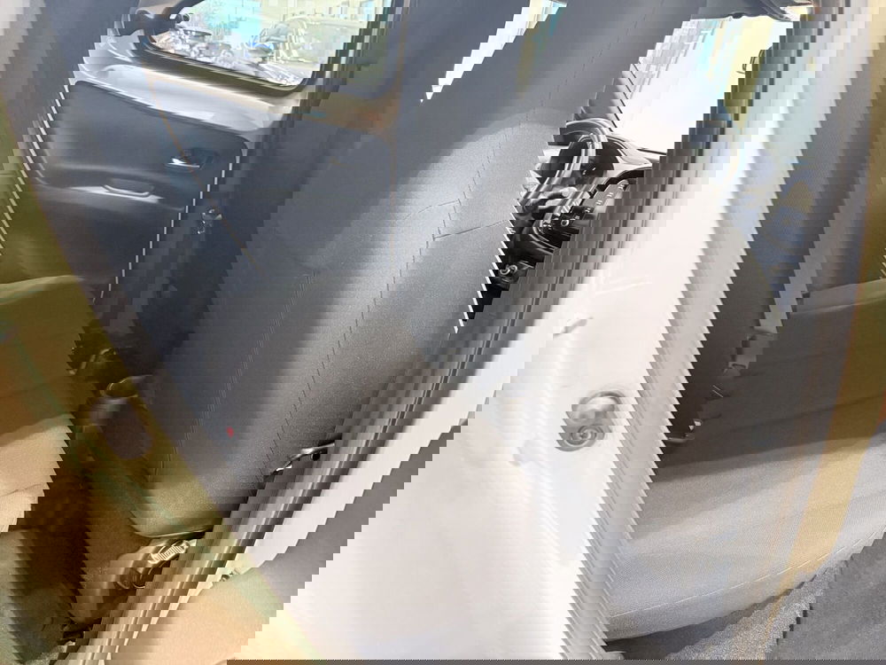 Toyota Aygo X usata a Latina (7)