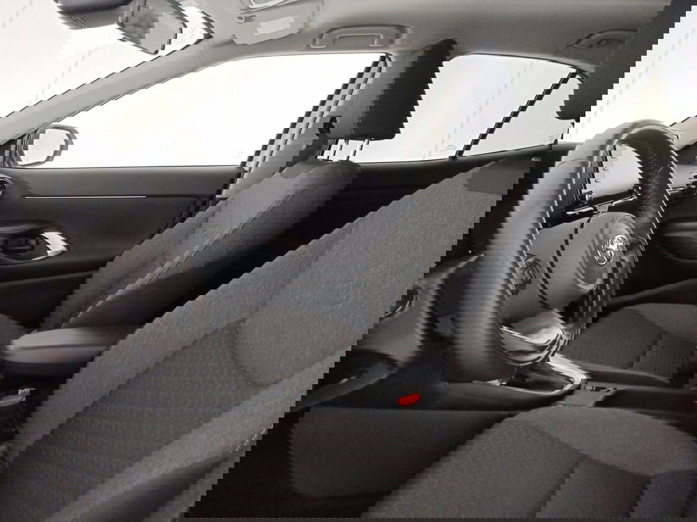 Toyota Yaris Cross usata a Matera (6)