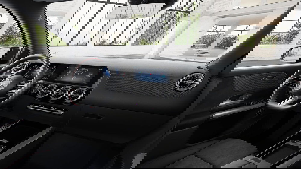 Mercedes-Benz GLA SUV nuova a Milano (5)