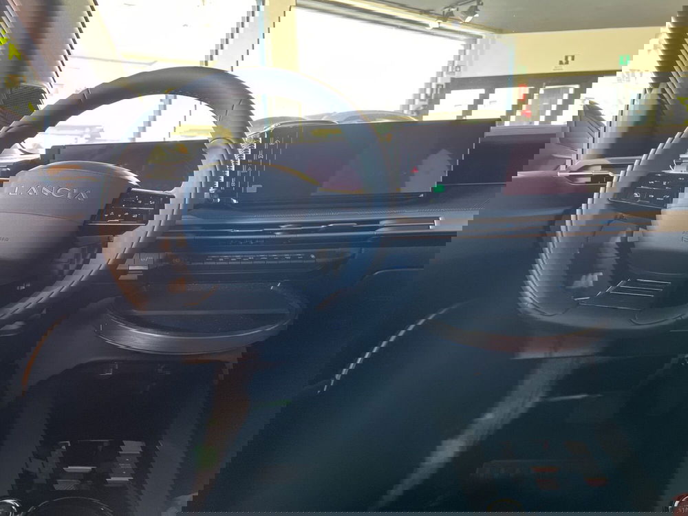 Lancia Ypsilon nuova a Pisa (7)