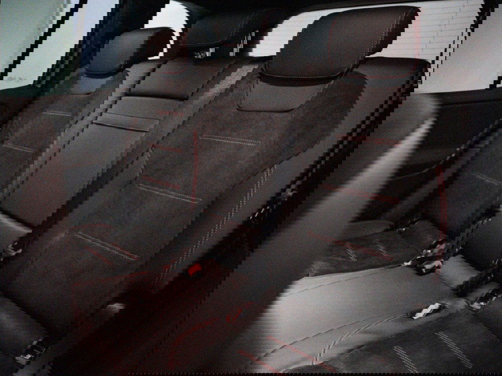 Mercedes-Benz GLB nuova a Macerata (12)