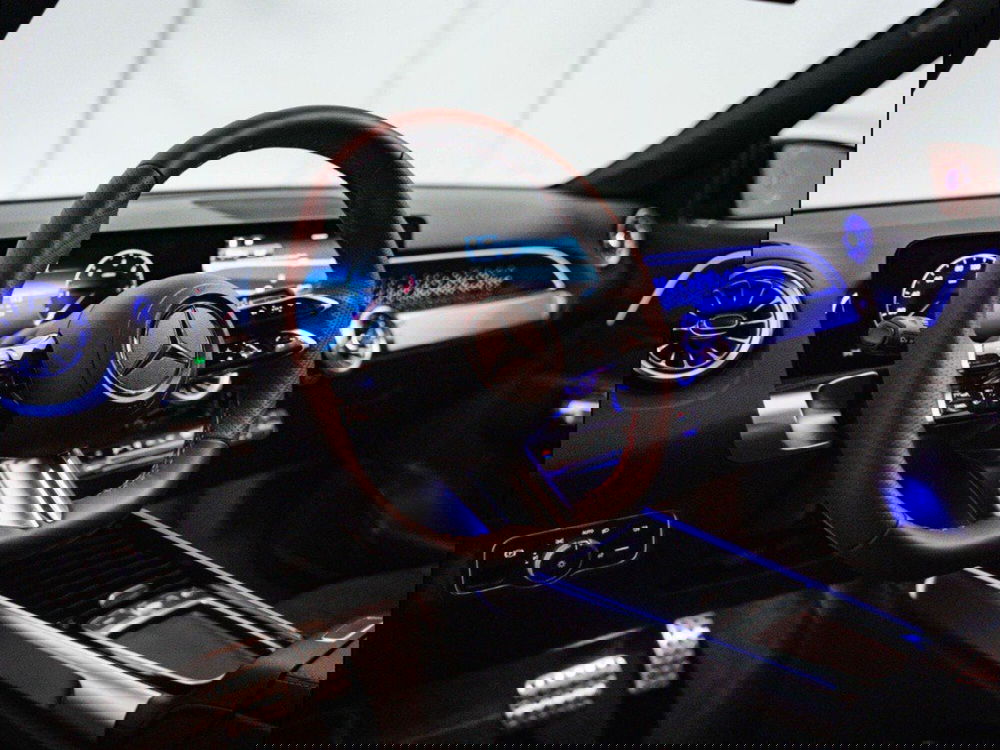 Mercedes-Benz GLB nuova a Macerata (13)