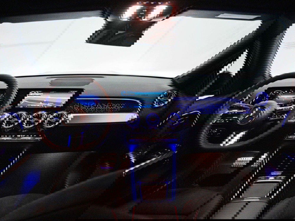 Mercedes-Benz GLB nuova a Macerata (17)