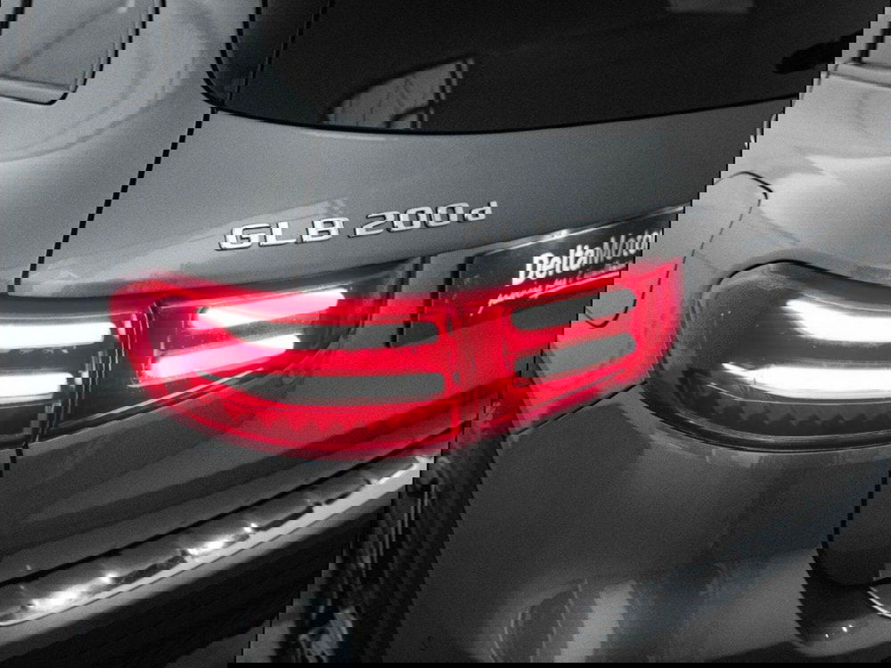 Mercedes-Benz GLB nuova a Macerata (8)