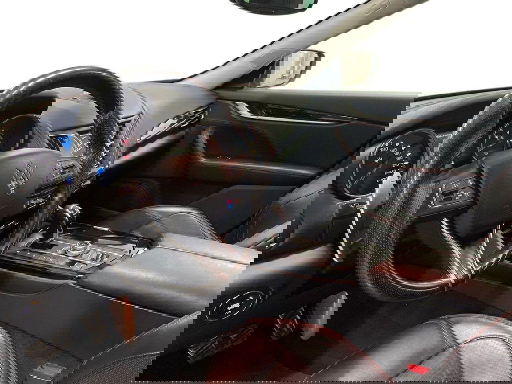 Maserati Levante usata a Macerata (16)