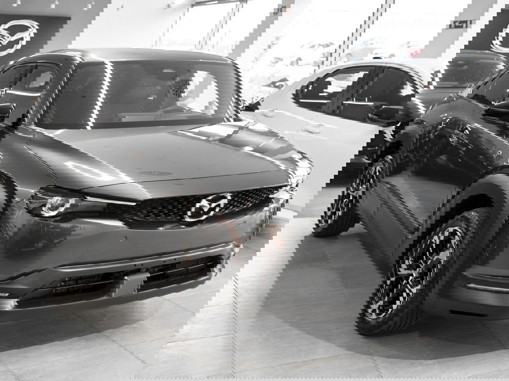 Mazda MX-30 nuova a Prato (4)