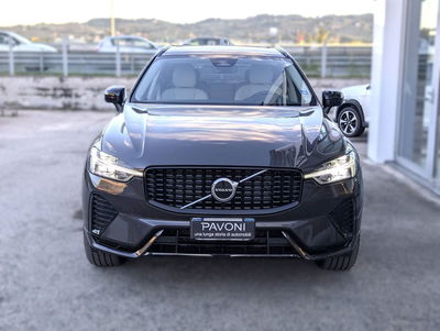 Volvo XC60 B4 automatico Plus Dark del 2025 usata a Pescara
