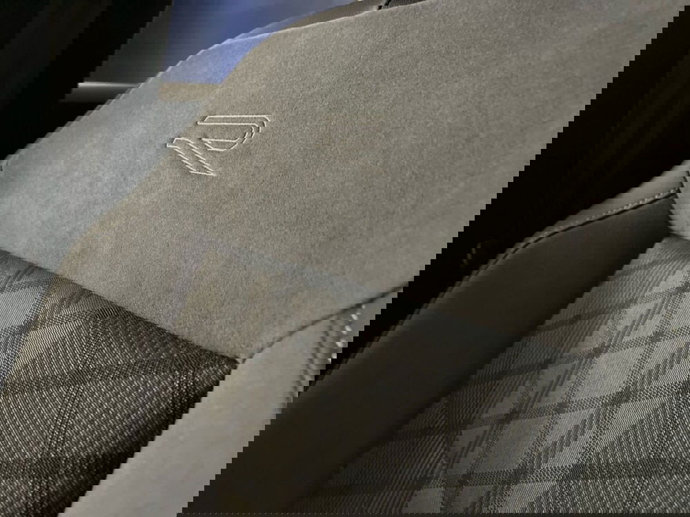 Volkswagen T-Roc usata a Prato (17)