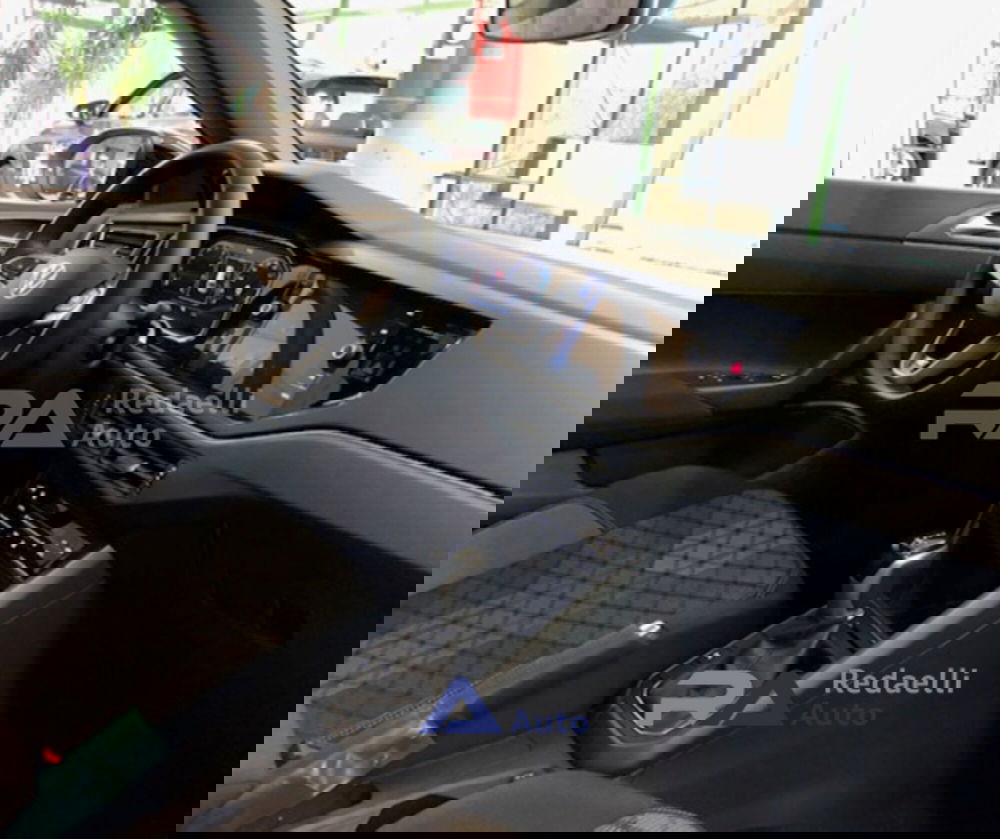 Volkswagen Taigo nuova a Lecco (10)