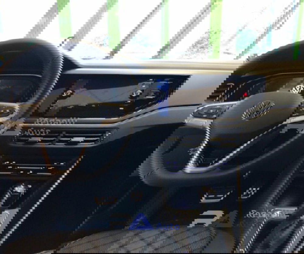 Volkswagen Taigo nuova a Lecco (11)