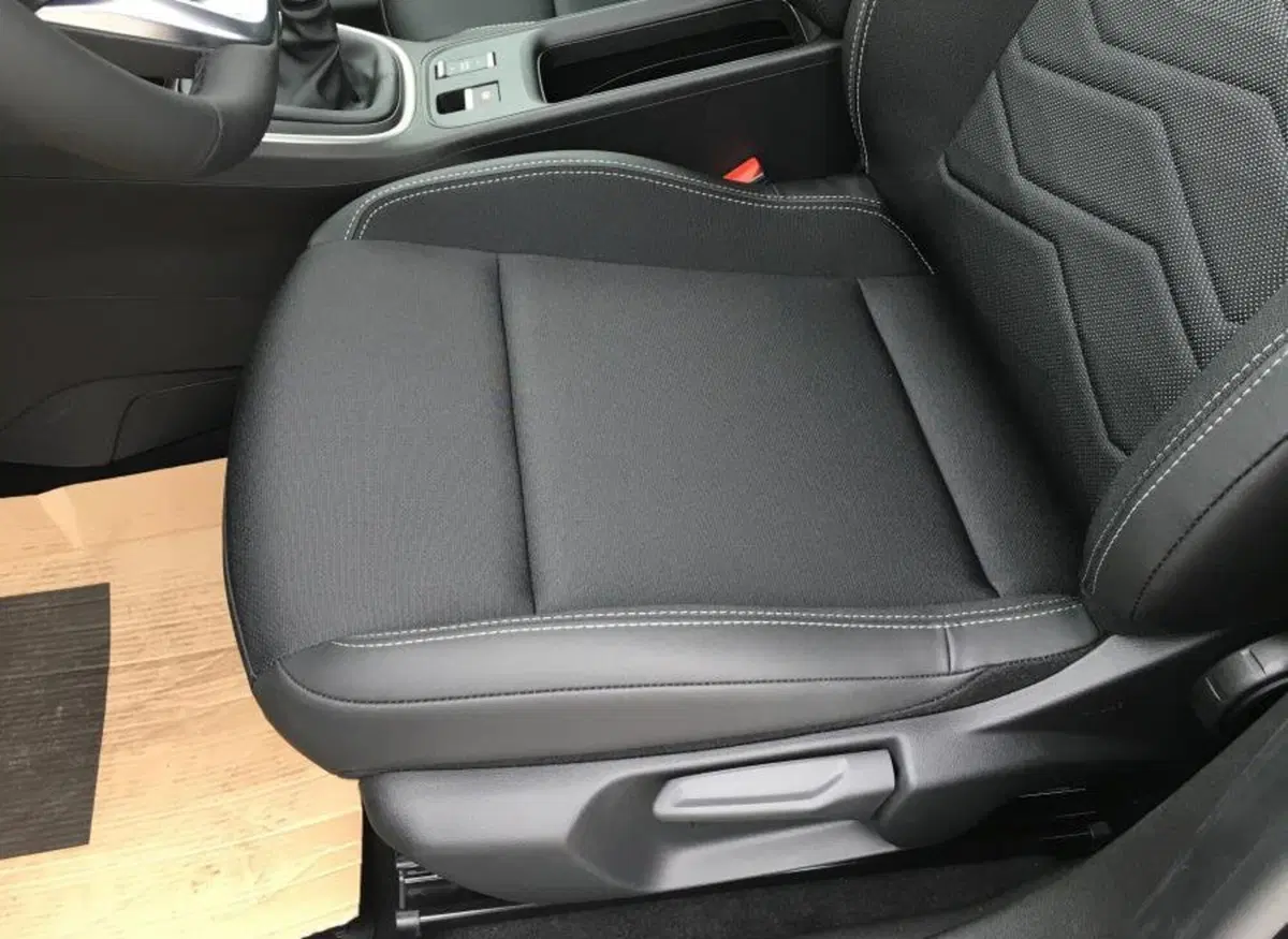 Jeep Avenger nuova a Cuneo (10)