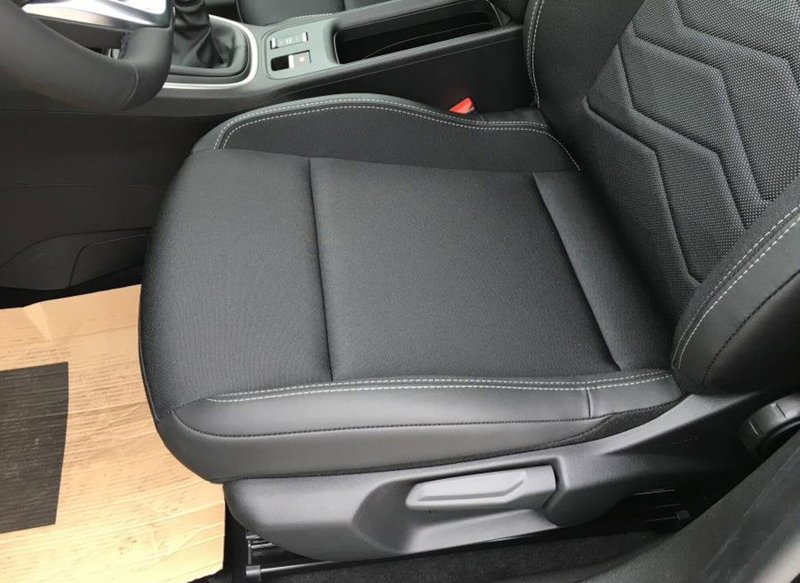 Jeep Avenger nuova a Cuneo (10)