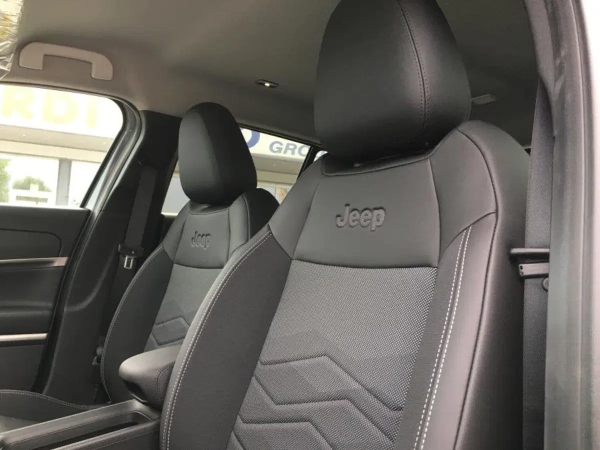 Jeep Avenger nuova a Cuneo (9)