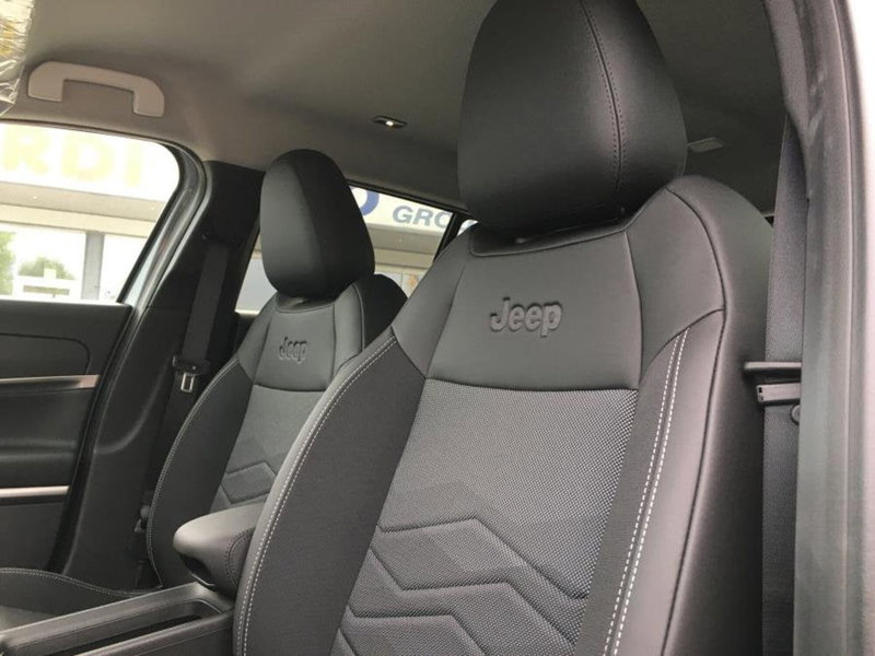 Jeep Avenger nuova a Cuneo (9)