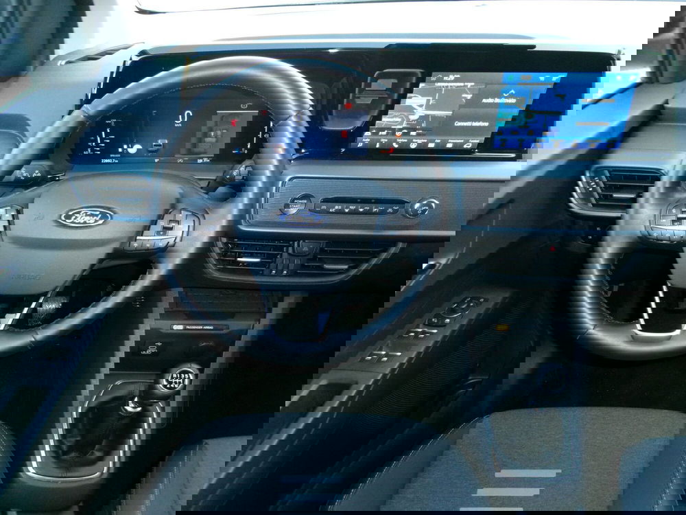 Ford Tourneo Courier usata a Venezia (12)