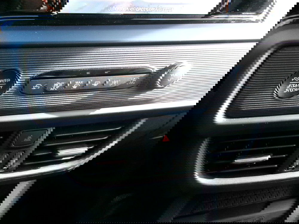 Ford Tourneo Courier usata a Venezia (18)