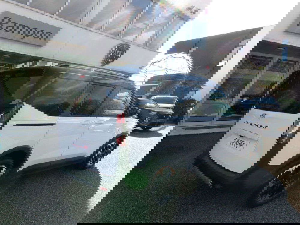 Ford Tourneo Courier usata a Venezia (5)