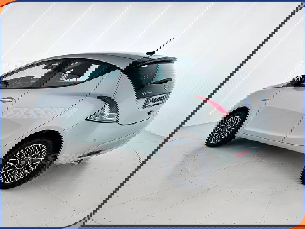 Lancia Ypsilon usata a Milano (4)