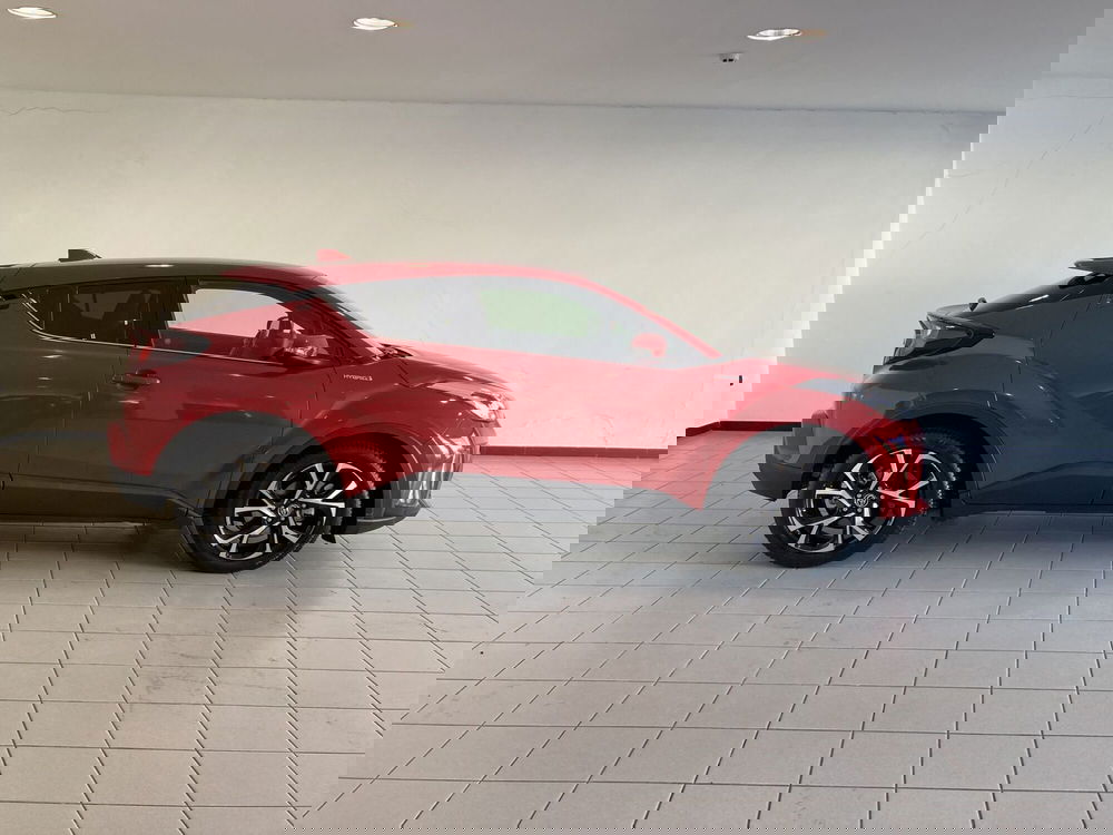 Toyota Toyota C-HR usata a Barletta-Andria-Trani (4)